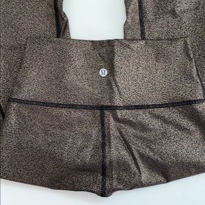 Metallic gold lululemon wunder under size 4